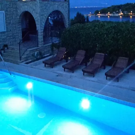 Apartament Lucija - With Pool