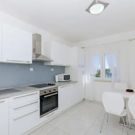 Lucija - With Pool Apartament *