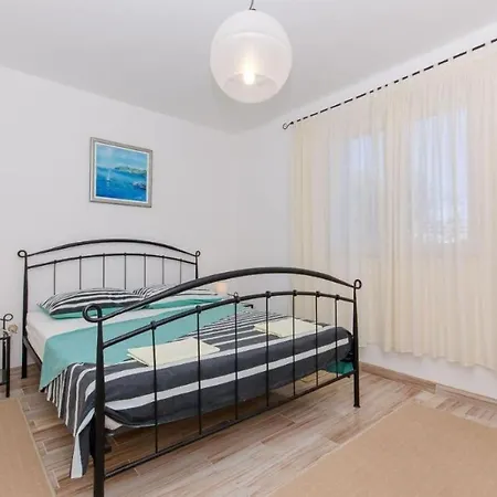 Lucija - With Pool Apartament *