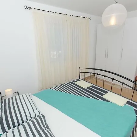 Lucija - With Pool Apartament