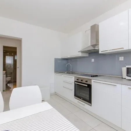 Apartment Lucija - With Pool