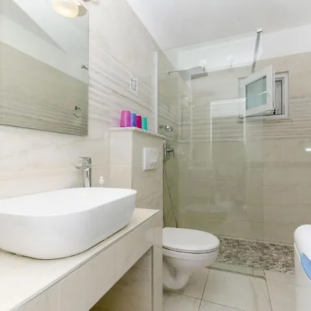 Lucija - With Pool Apartment Rogac